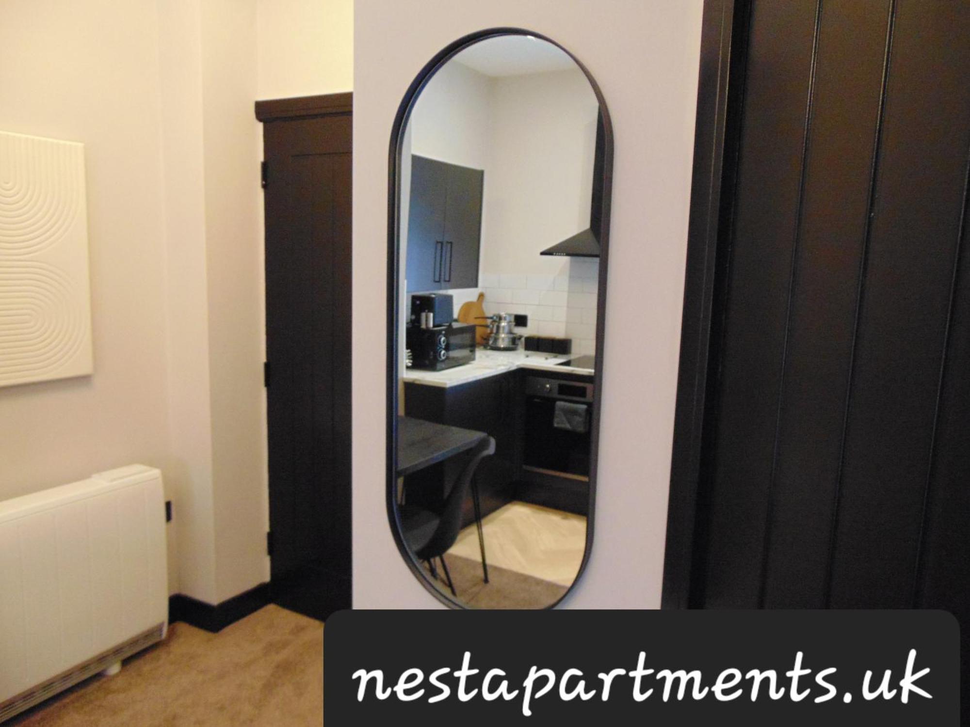 Apartment Close To Royal Hospital With Free Parking On-site