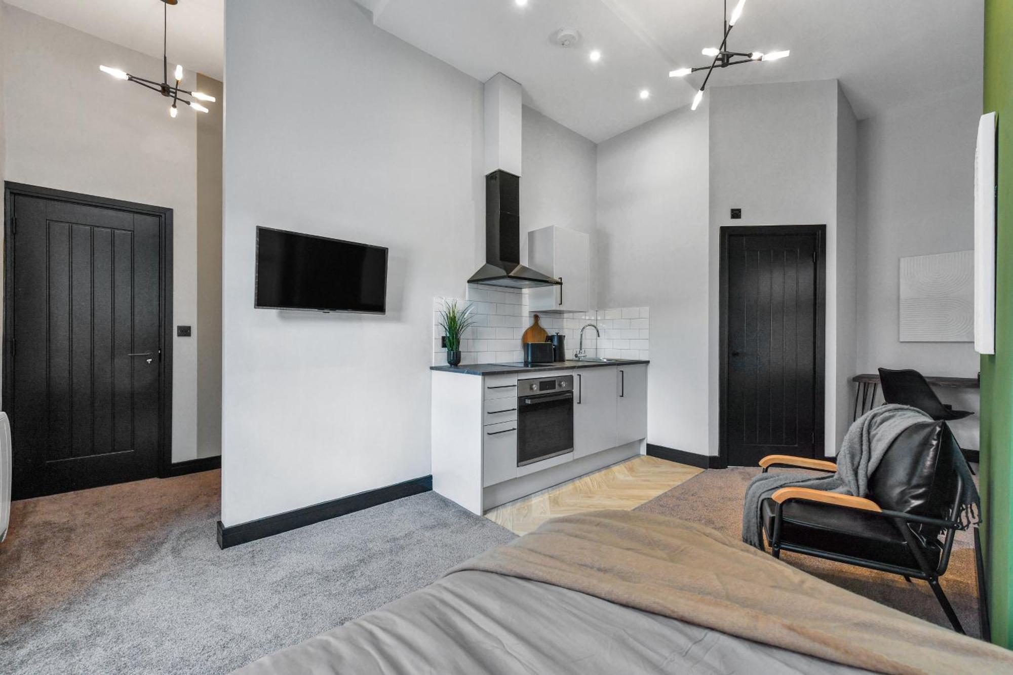Apartment Close To Royal Hospital With Free Parking On-site