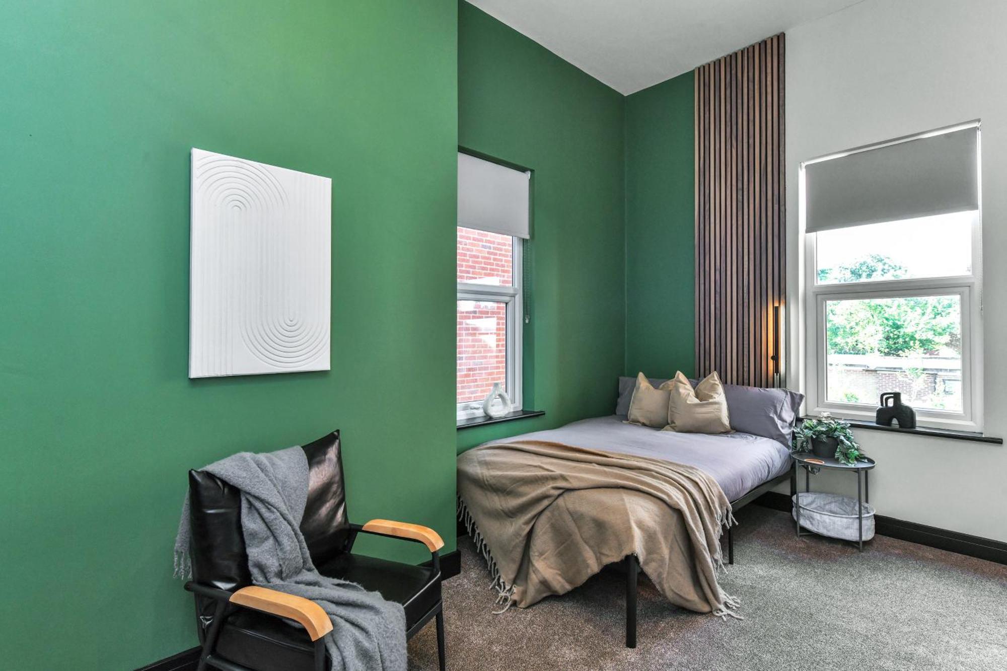 Apartment Close To Royal Hospital With Free Parking On-site *